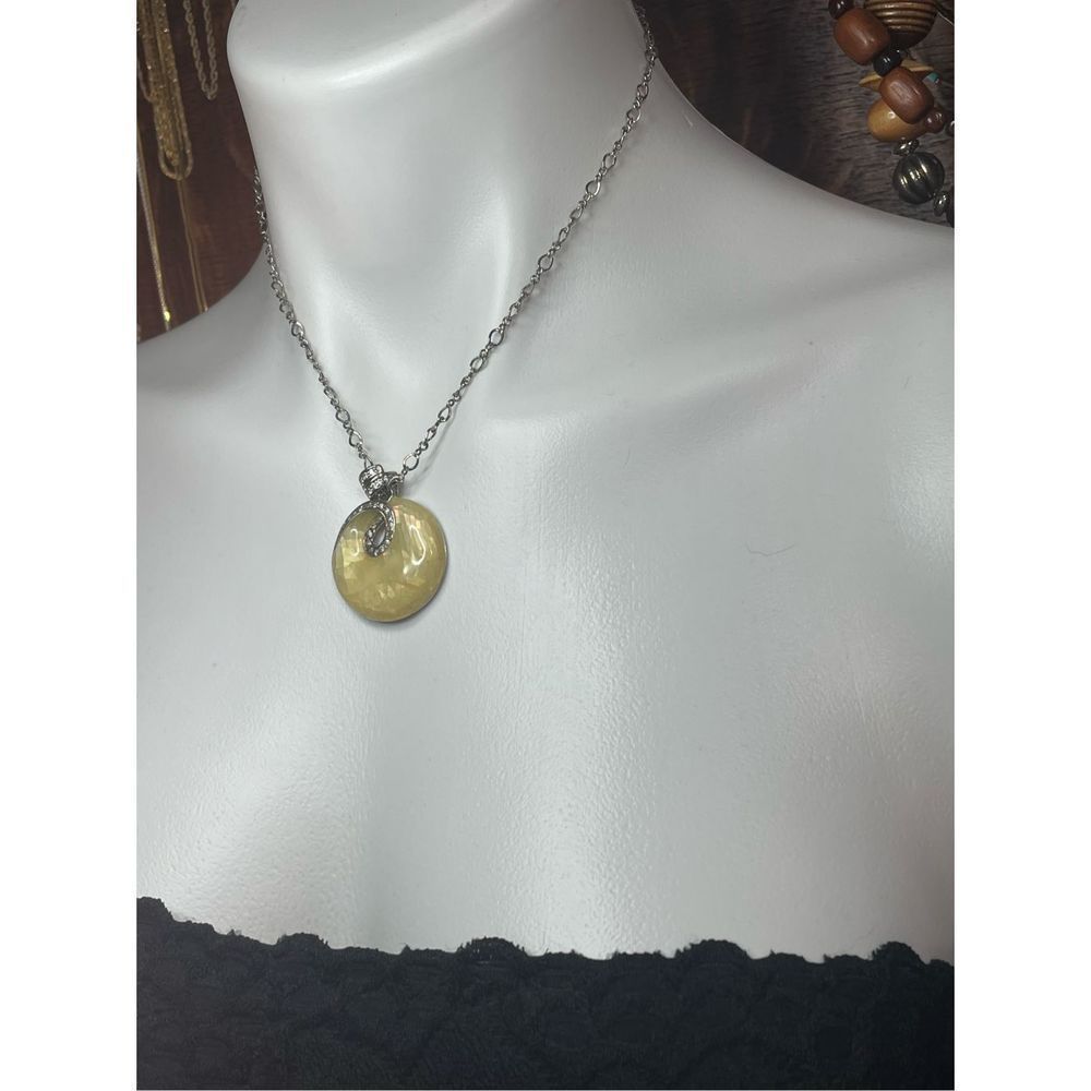 16” sterling silver necklace with opalescent pendant